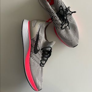 NIKE FLYKNIT SNEAKERS